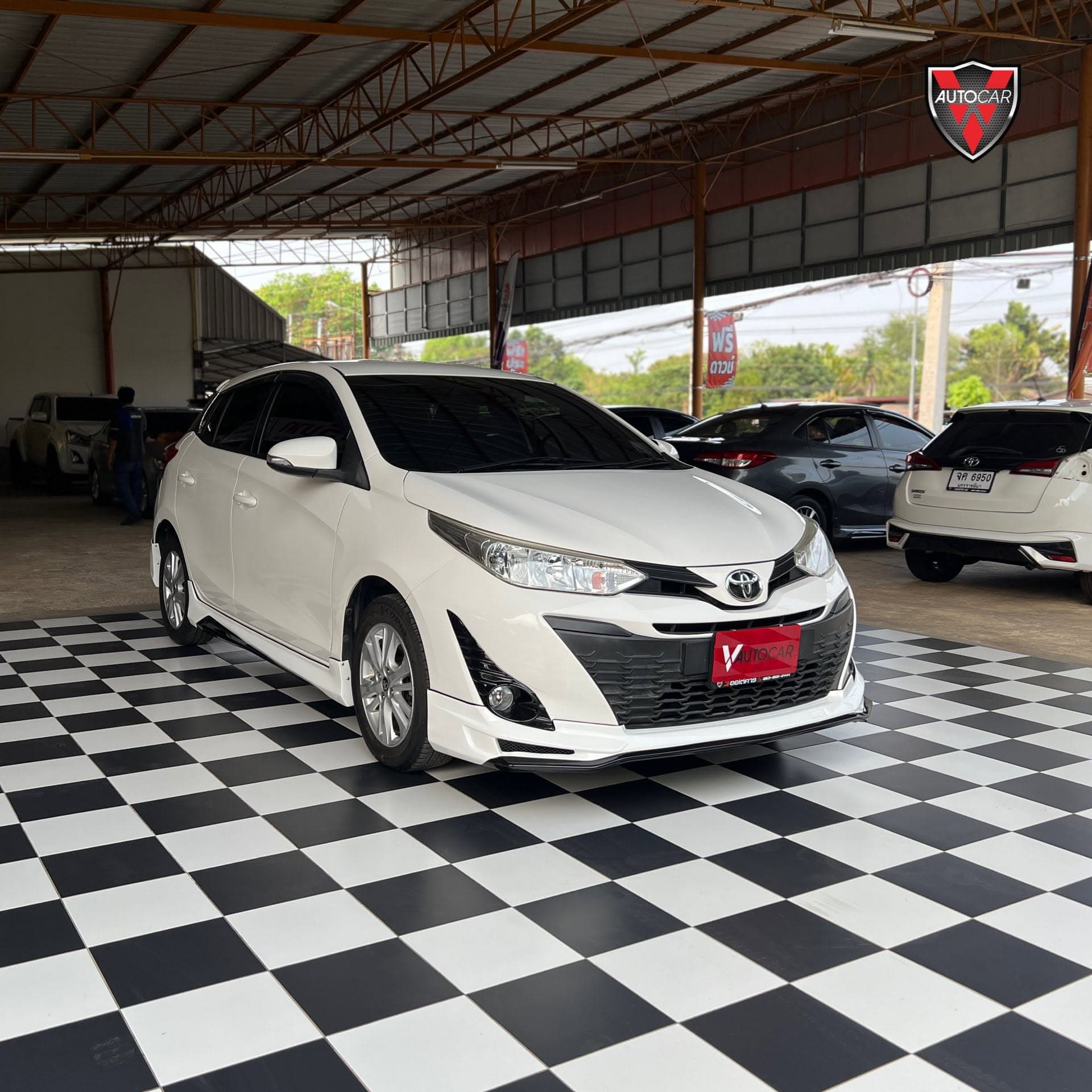 Toyota Yaris 1.2 Mid ปี 2019 สีขาว รูปที่ 1