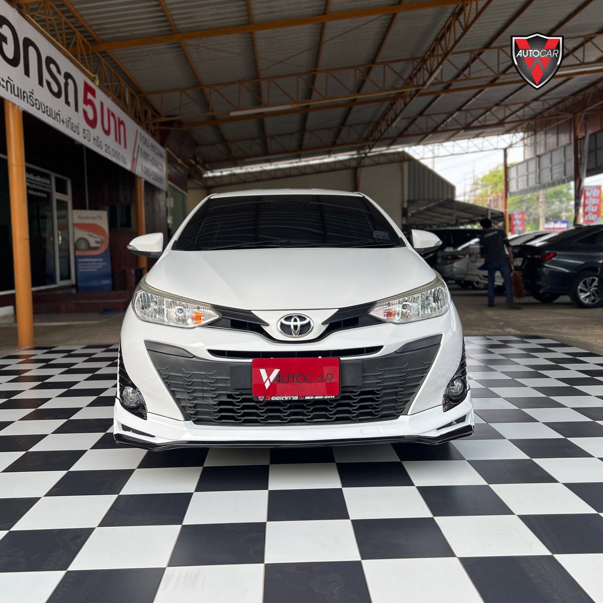 Toyota Yaris 1.2 Mid ปี 2019 สีขาว รูปที่ 2