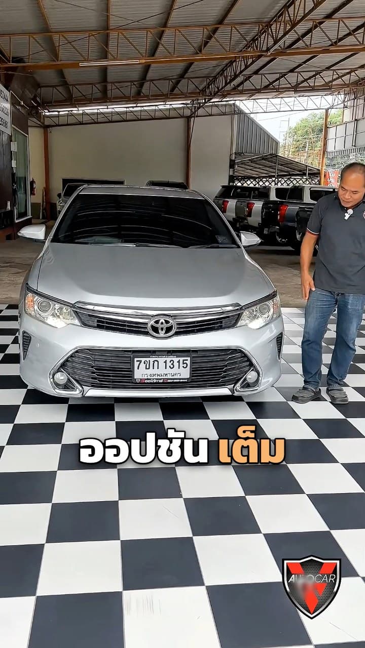 Toyota Camry 2.0 G ปี 17