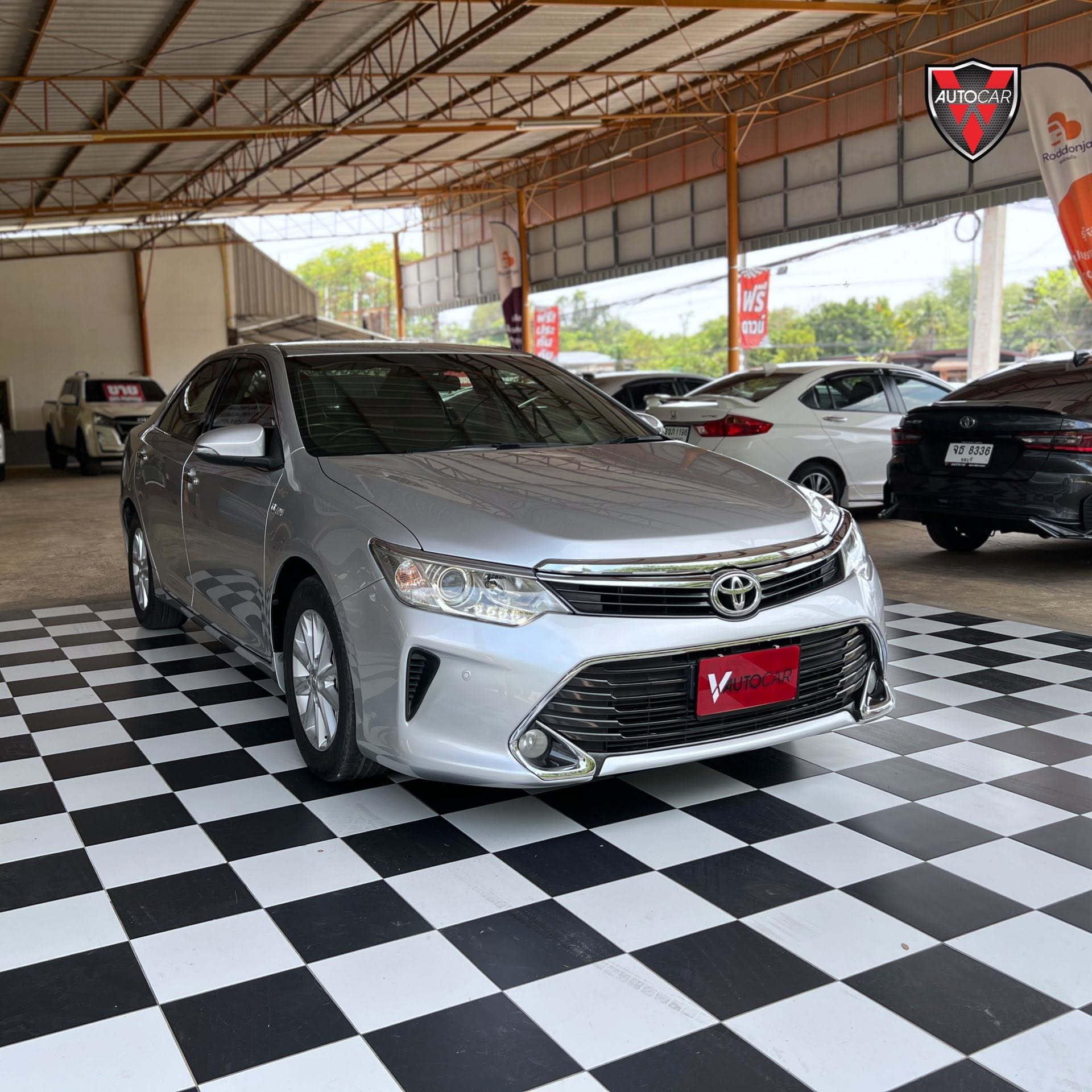 Toyota Camry 2.5 Hybrid ปี 2016 สีเงิน รูปที่ 1