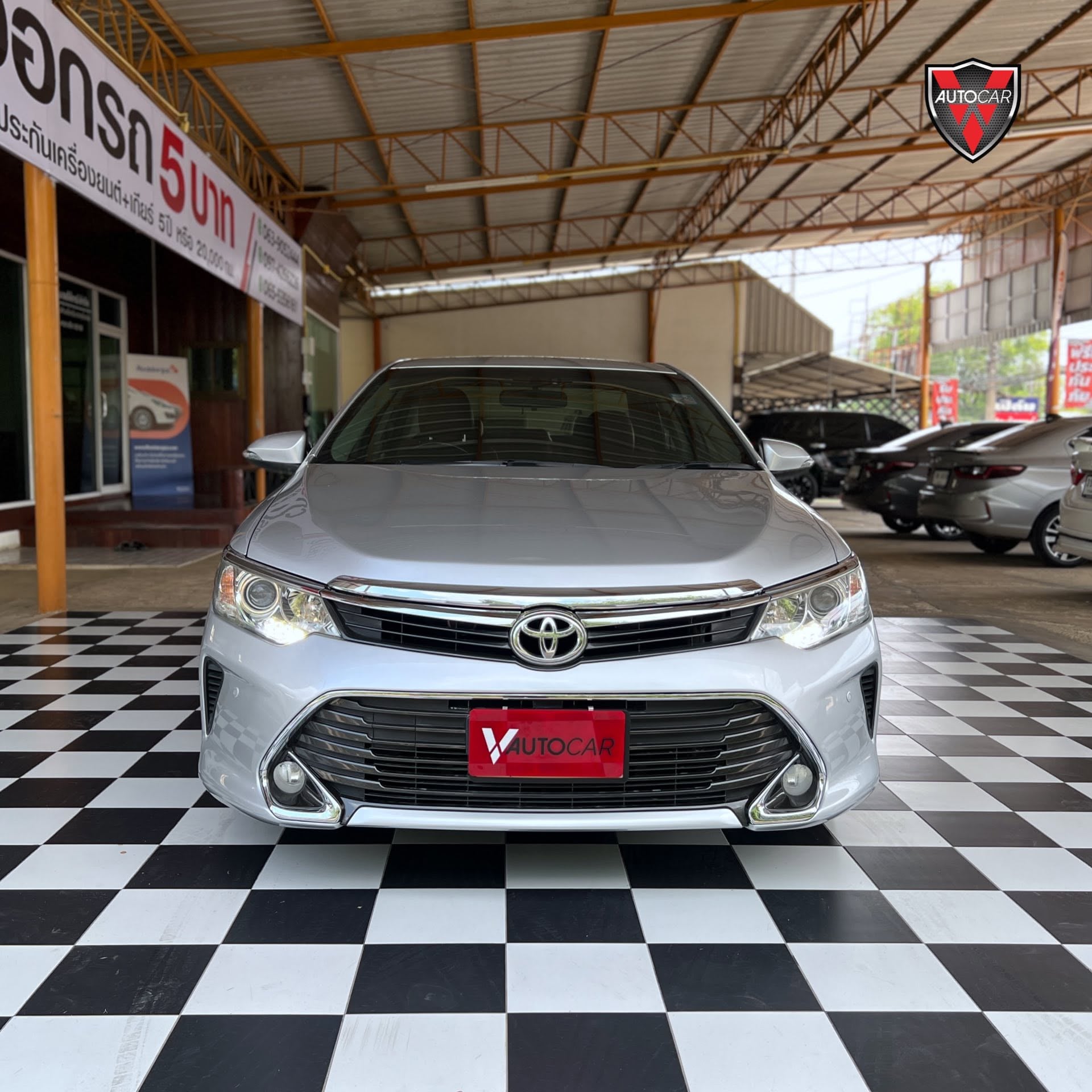Toyota Camry 2.5 Hybrid ปี 2016 สีเงิน รูปที่ 2