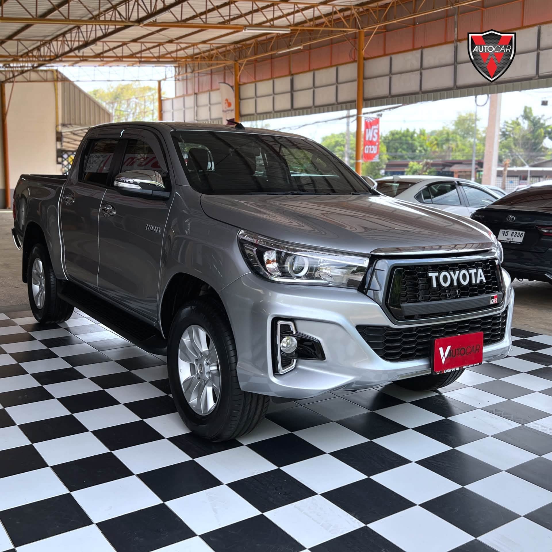 Toyota Hilux Revo Double Cab 2.4 ปี 2018 สีเงิน รูปที่ 1